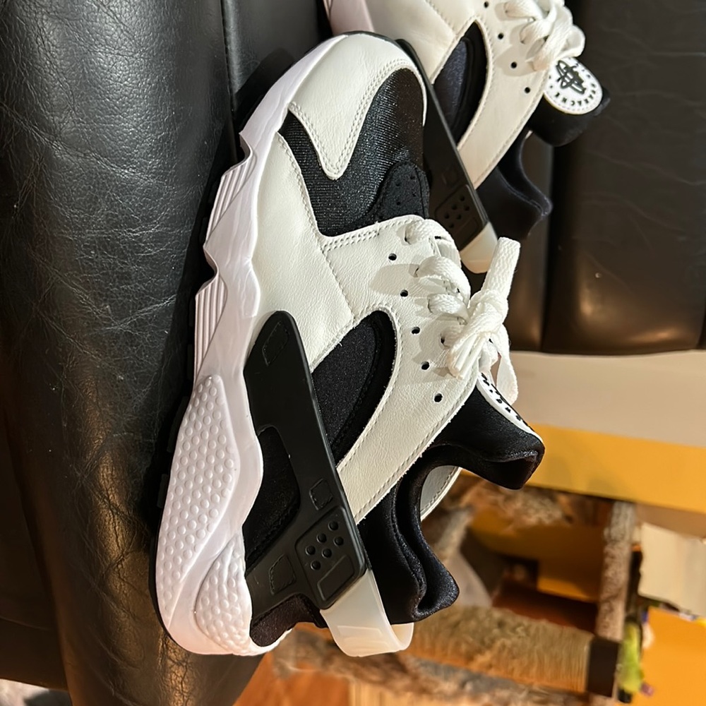 Nike air men’s size 9